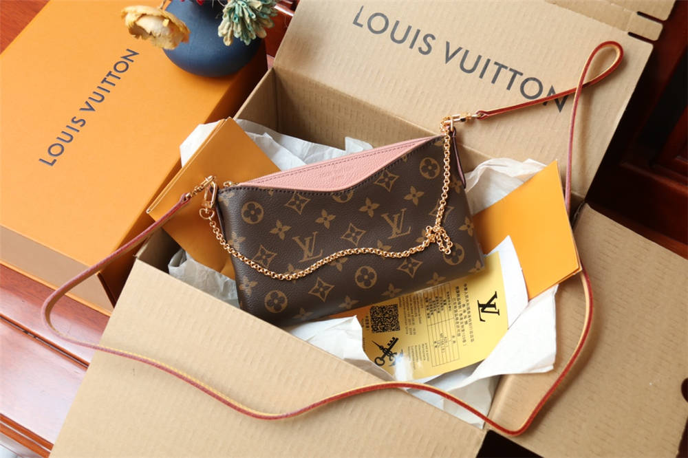 Louis Vuitton PALLS CLUTH M41638 23.0 x 13.0 x 5.0 cm  2025 new 